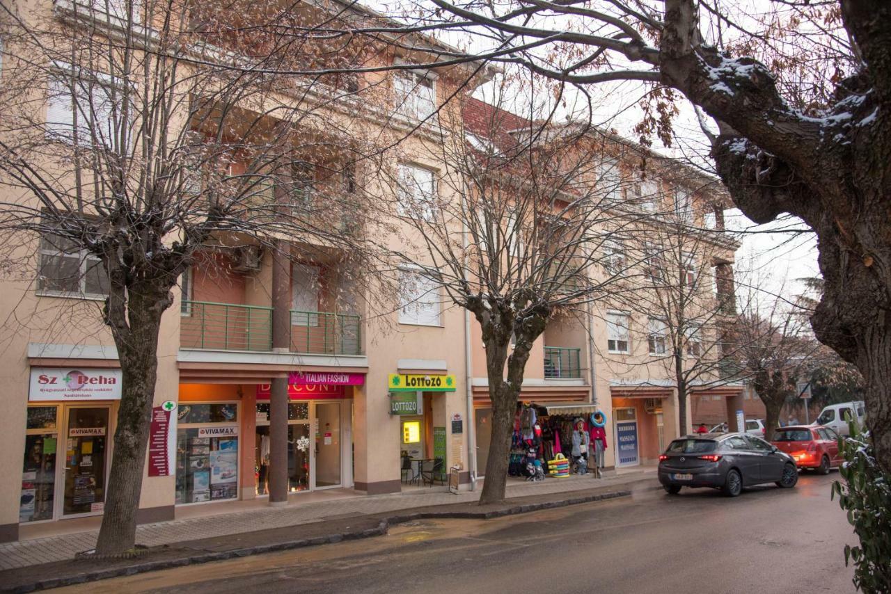 Centrum 2 Apartmanok Hévíz Kültér fotó