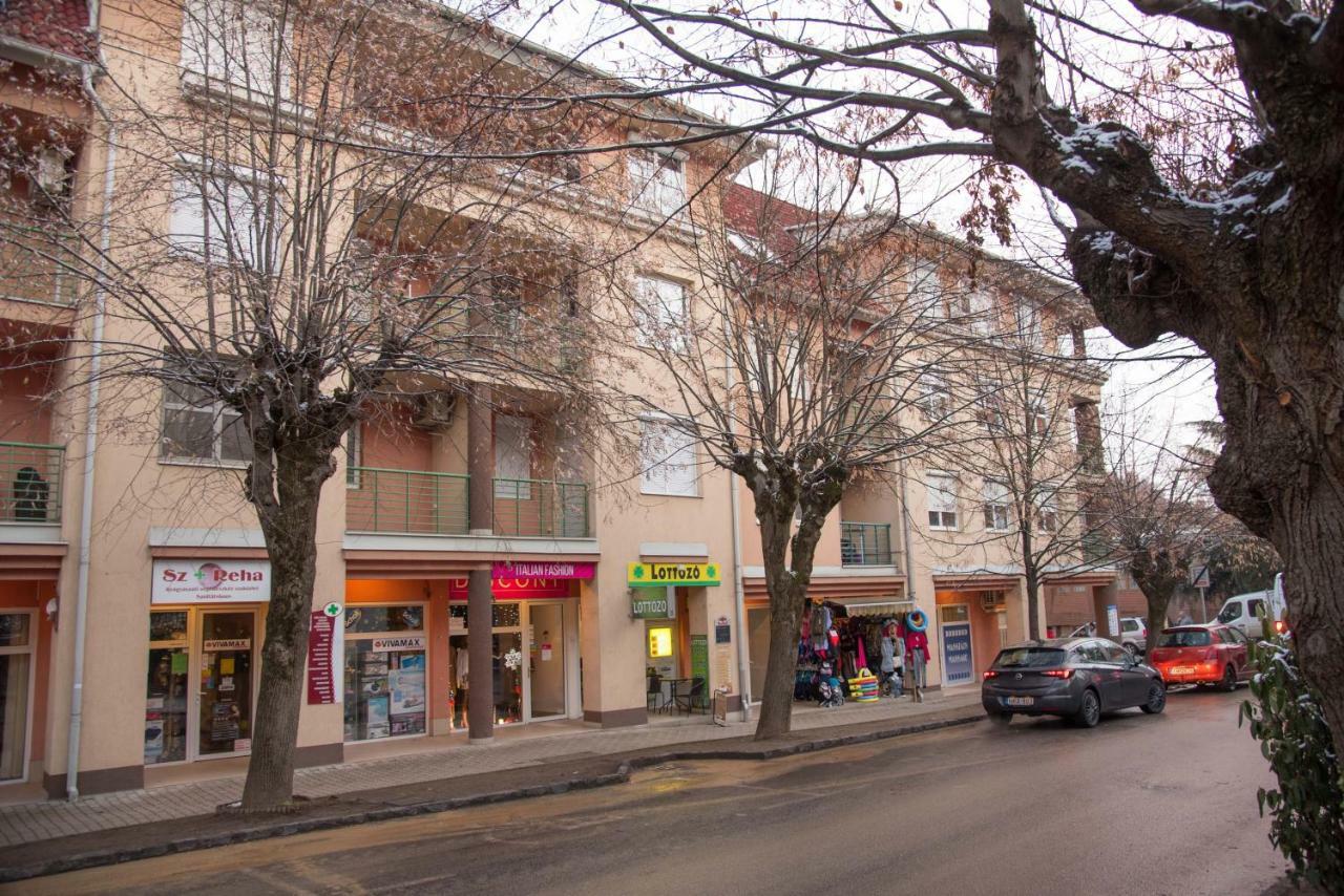 Centrum 2 Apartmanok Hévíz Kültér fotó